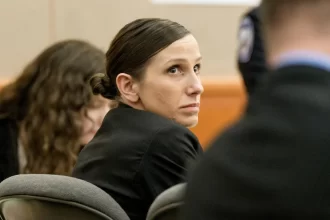 autora-que-escreveu-livro-sobre-luto-do-marido-e-condenada-por-mata-lo