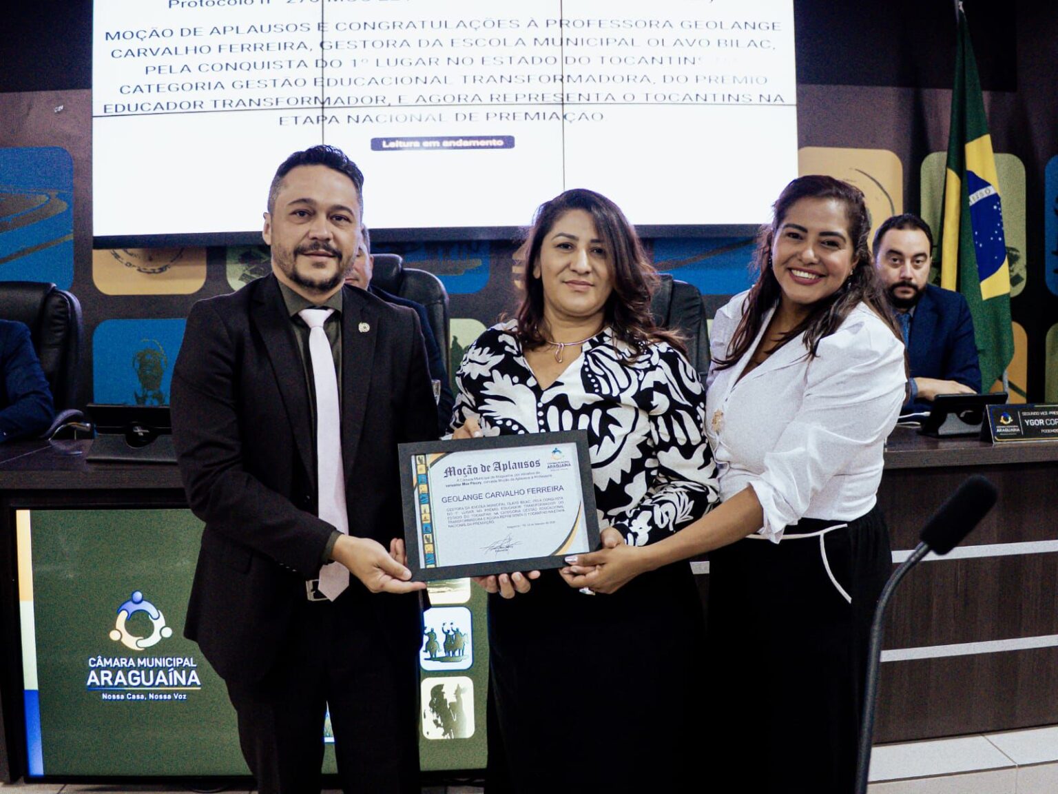 camara-municipal-de-araguaina-homenageia-professora-por-representar-o-tocantins-no-premio-educador-transformador