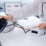 mec-sanciona-53-cursos-de-medicina-com-rendimento-insatisfatorio-no-enamed