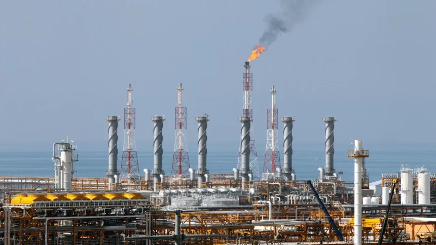 ataque-dos-eua-e-israel-atinge-maior-reserva-de-gas-do-mundo