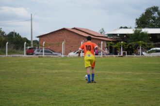 alianca-e-peixe-recebem-recursos-destinados-por-leo-barbosa-para-construcao-de-campos-de-futebol