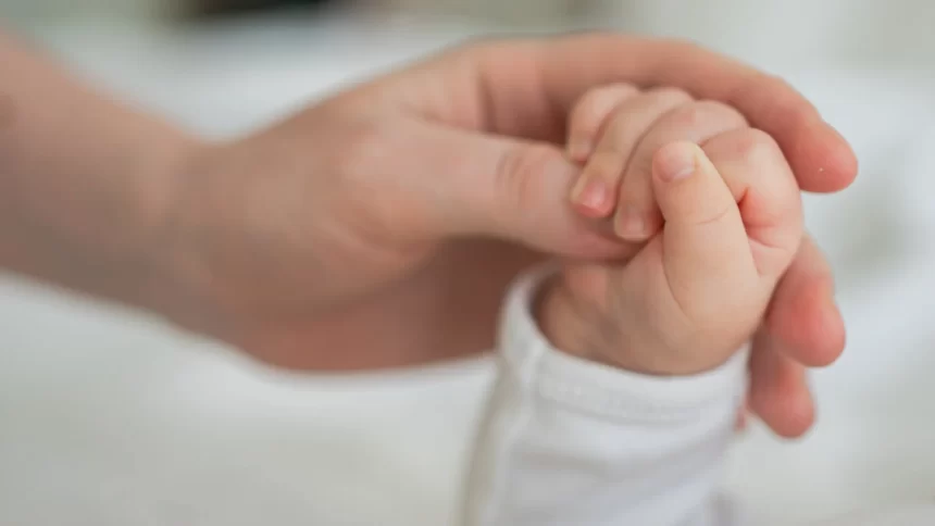 viajar-com-bebe-exige-atencao-a-vacinacao-e-ao-destino-antes-de-embarcar