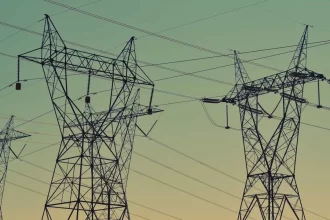 ira-ameaca-industria-de-energia-do-catar,-arabia-saudita-e-emirados