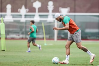 fluminense-de-2026-sofre-para-marcar-lances-iniciados-com-bola-aereas