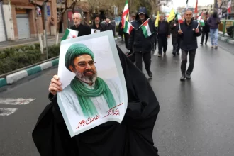 lider-do-ira-ameaca-inimigos-apos-morte-de-chefe-de-inteligencia