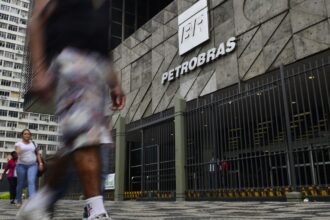 petrobras-diz-que-esta-entregando-todo-o-combustivel-produzido