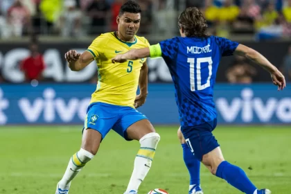 casemiro-revela-elogio-de-modric-a-selecao-e-cita-resiliencia-no-ciclo:-‘inumeras-dificuldades’