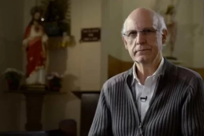 “quem-governa-sp-e-o-mercado-imobiliario”,-diz-padre-julio-a-datena