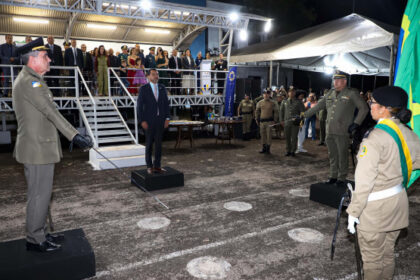 governador-do-tocantins-wanderlei-barbosa-participa-da-passagem-de-comando-da-policia-militar-e-destaca-reducao-de-37%-da-criminalidade-no-estado-–-secom-to