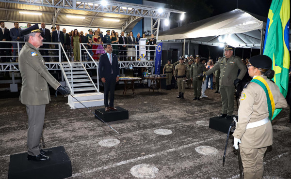 governador-do-tocantins-wanderlei-barbosa-participa-da-passagem-de-comando-da-policia-militar-e-destaca-reducao-de-37%-da-criminalidade-no-estado-–-secom-to