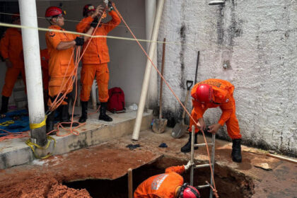 bombeiros-militares-resgatam-trabalhador-soterrado-em-araguaina-–-bombeiros-to