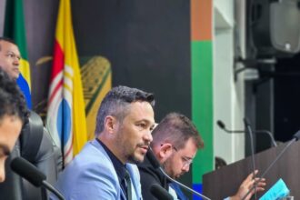 camara-de-araguaina-aprecia-projetos-voltados-a-educacao,-inclusao-social-e-valorizacao-do-servidor-em-sessao-ordinaria