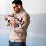 novos-prazos-para-licenca-paternidade-valem-a-partir-de-2027;-entenda