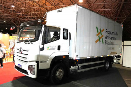 governo-do-tocantins-recebe-veiculos-e-equipamentos-para-coordenacao-estadual-do-programa-do-artesanato-brasileiro
-–-secom-to