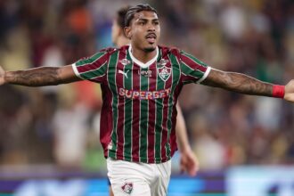 flu-bate-corinthians-no-maracana-e-assume-vice-lideranca-do-brasileiro