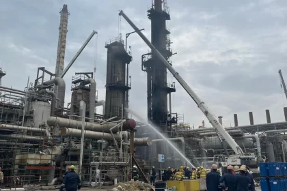 ataque-com-drones-iranianos-causa-incendio-em-refinaria-no-kuwait