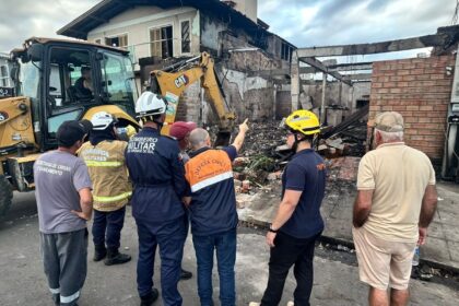 bombeiros-localizam-quarta-vitima-da-queda-de-aviao-no-rs