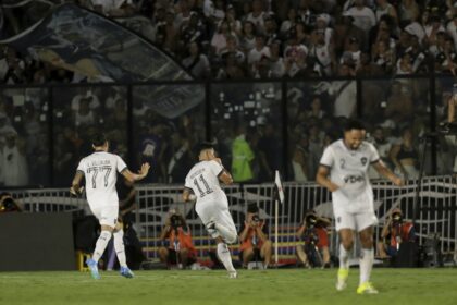 de-virada,-botafogo-faz-2-a-1-no-vasco-em-sao-januario-e-vence-o-primeiro-classico-em-2026