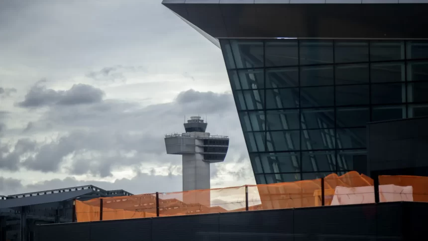 passageira-da-a-luz-em-pleno-voo:-“vai-ter-de-chamar-o-bebe-de-kennedy”