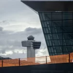 passageira-da-a-luz-em-pleno-voo:-“vai-ter-de-chamar-o-bebe-de-kennedy”