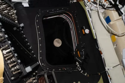 missao-artemis-ii-entra-na-orbita-da-lua-e-se-aproxima-de-feito-historico