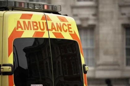 motorista-atropela-multidao-em-festival-budista-nos-eua-e-deixa-15-feridos