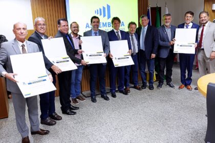 aleto-realiza-cerimonia-de-entrega-de-titulos-de-cidadao-tocantinense