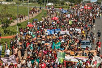 indigenas-de-todo-o-brasil-ocupam-a-esplanada-dos-ministerios