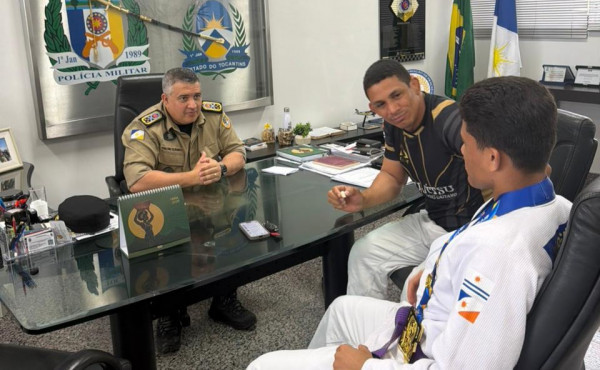 comandante-geral-da-pmto-recebe-atleta-campeao-pan-americano-e-destaca-impacto-do-projeto-dojo-de-ouro-–-pm-to