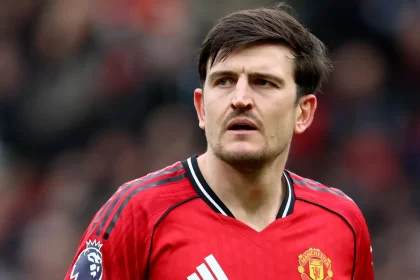 maguire-recusa-proposta-milionaria-e-renova-com-o-manchester-united