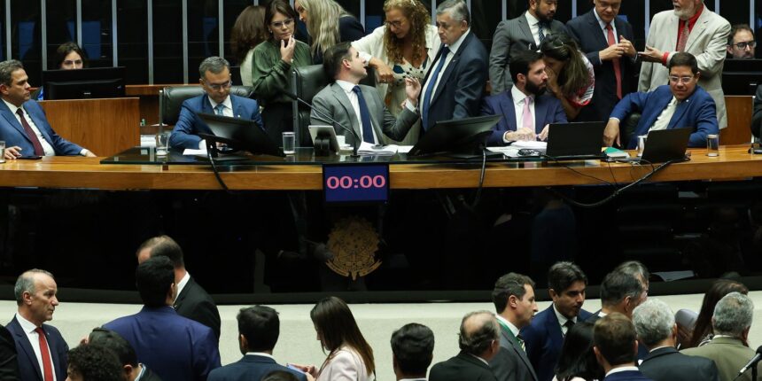 em-primeiro-turno,-camara-aprova-garantia-de-recursos-para-o-suas