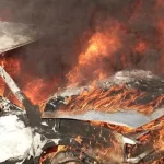 carro-bate-em-poste-e-pega-fogo,-matando-dois-adolescentes-nos-eua