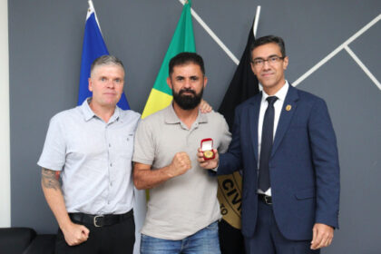 policia-civil-homenageia-investigador-do-gote-durante-solenidade-de-aposentadoria-–-ssp-to