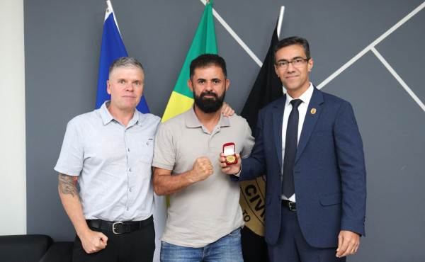 policia-civil-homenageia-investigador-do-gote-durante-solenidade-de-aposentadoria-–-ssp-to