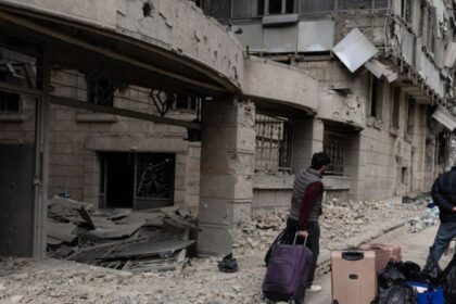 israel-e-eua-atacaram-125-mil-unidades-civis-e-32-universidades-no-ira