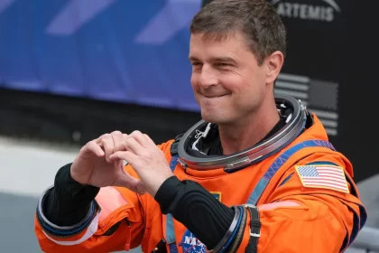 conheca-o-astronauta-da-artemis-ii-que-cria-as-filhas-sozinho:-‘elas-sao-tudo-para-mim’