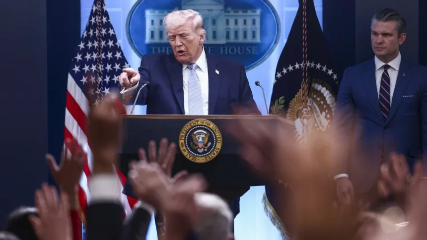 trump-afirma-que-iranianos-“nao-tem-cartas”-para-negociacoes-exceto-ormuz