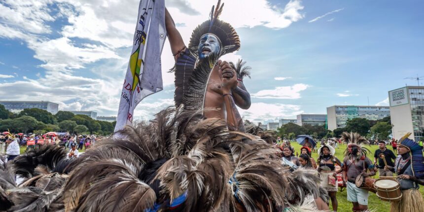 acampamento-terra-livre-termina-com-pedido-para-acelerar-demarcacoes- 