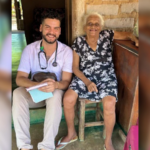 ‘sempre-acreditei-na-educacao’,-diz-medico-que-teve-despedida-feita-por-criancas-em-postinho-no-to