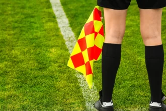 brasil-tera-tres-arbitros,-cinco-assistentes-e-um-var-na-copa-do-mundo