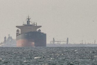 em-reacao-a-trump,-ira-ameaca-retaliar-portos-do-persico-e-mar-de-oma