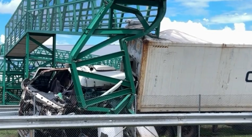 trecho-da-br-153-em-gurupi-segue-com-desvio-apos-caminhao-atingir-passarela-de-pedestres