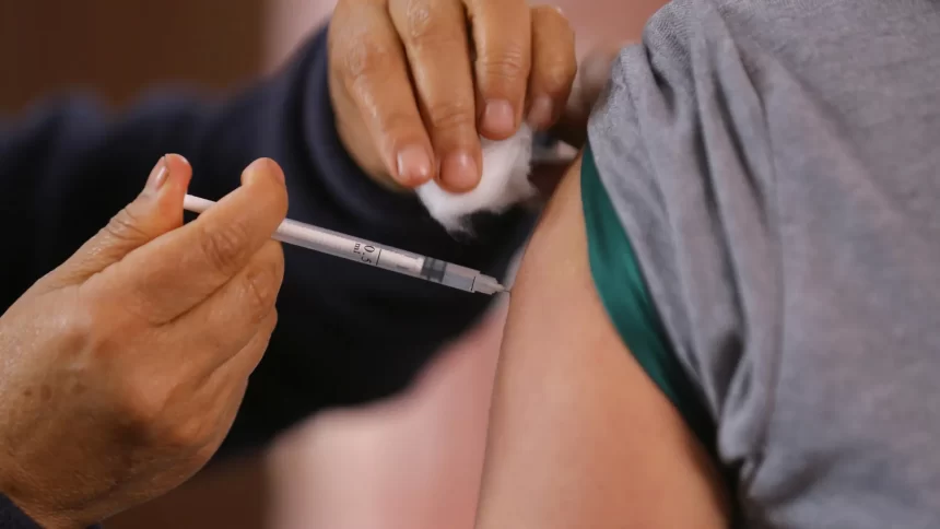 anvisa-amplia-uso-de-vacina-contra-bronquiolite-para-maiores-de-18-anos