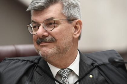 stj-abre-processo-e-mantem-afastamento-de-ministro-acusado-de-assedio