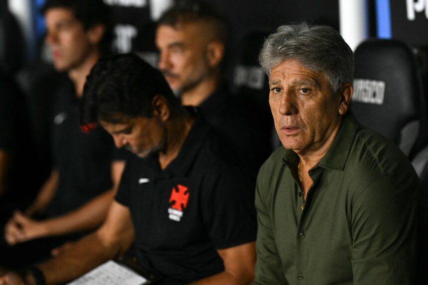 apos-expulsoes-no-vasco-e-processo-disciplinar,-renato-gaucho-dispara-contra-conmebol:-‘tem-que-estar-preocupada-com-quem-vai-apitar-os-jogos’