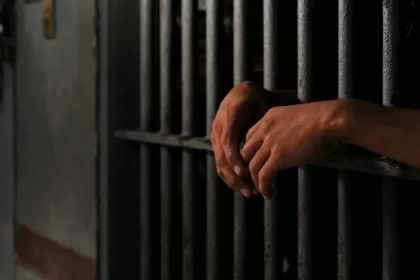 familia-descobre-horror:-pai-de-seis-filhos-mantinha-idosos-em-cativeiro