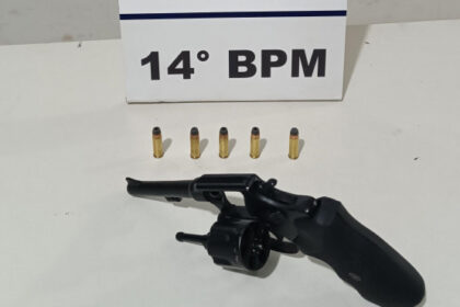 em-colinas:-pm-prende-homem-por-porte-ilegal-e-retira-arma-de-fogo-de-circulacao-–-pm-to