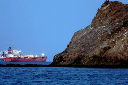 iranianos-ameacam-bloquear-comercio-maritimo-apos-cerco-naval-dos-eua