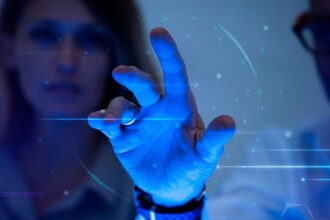 ia-acelera-desinformacao-e-ameaca-democracias,-alerta-pesquisa