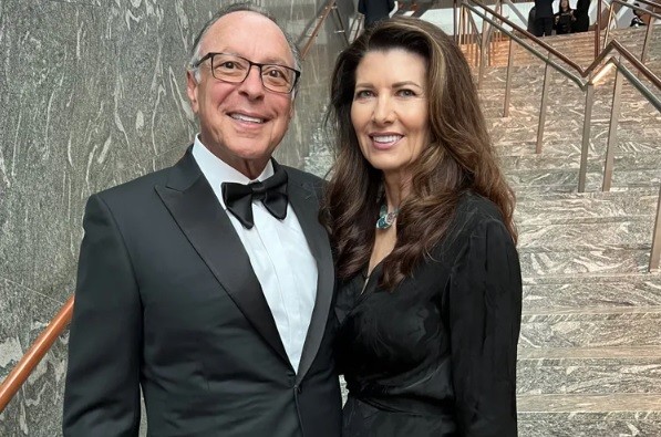 bilionario-se-divorcia-da-esposa-e-insiste-em-dar-‘apenas’-us$-1-milhao-para-ela,-que-contesta-na-justica